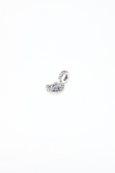 Charm de corazon y hojitas.
