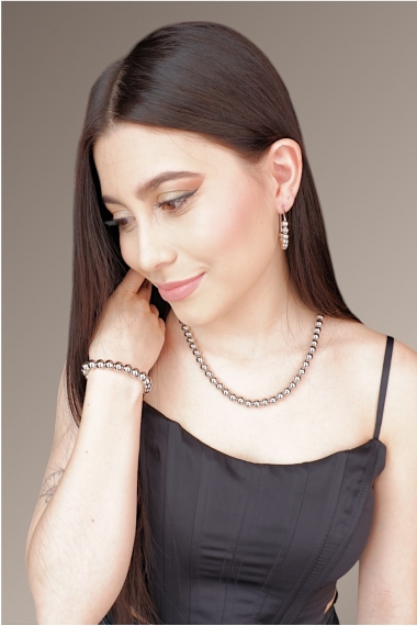 Set Perlas Plateadas: Gargantilla, pulsera y aretes
