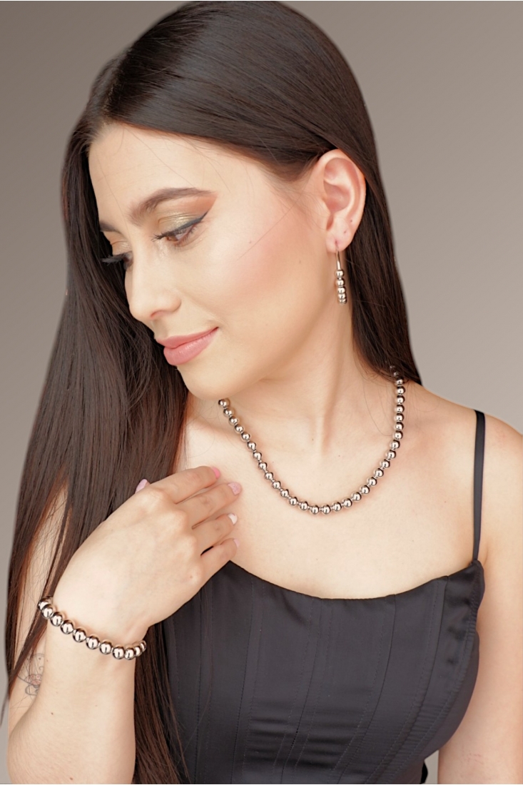 Set Perlas Plateadas: Gargantilla, pulsera y aretes