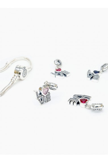 Charm en plata LOVE y...